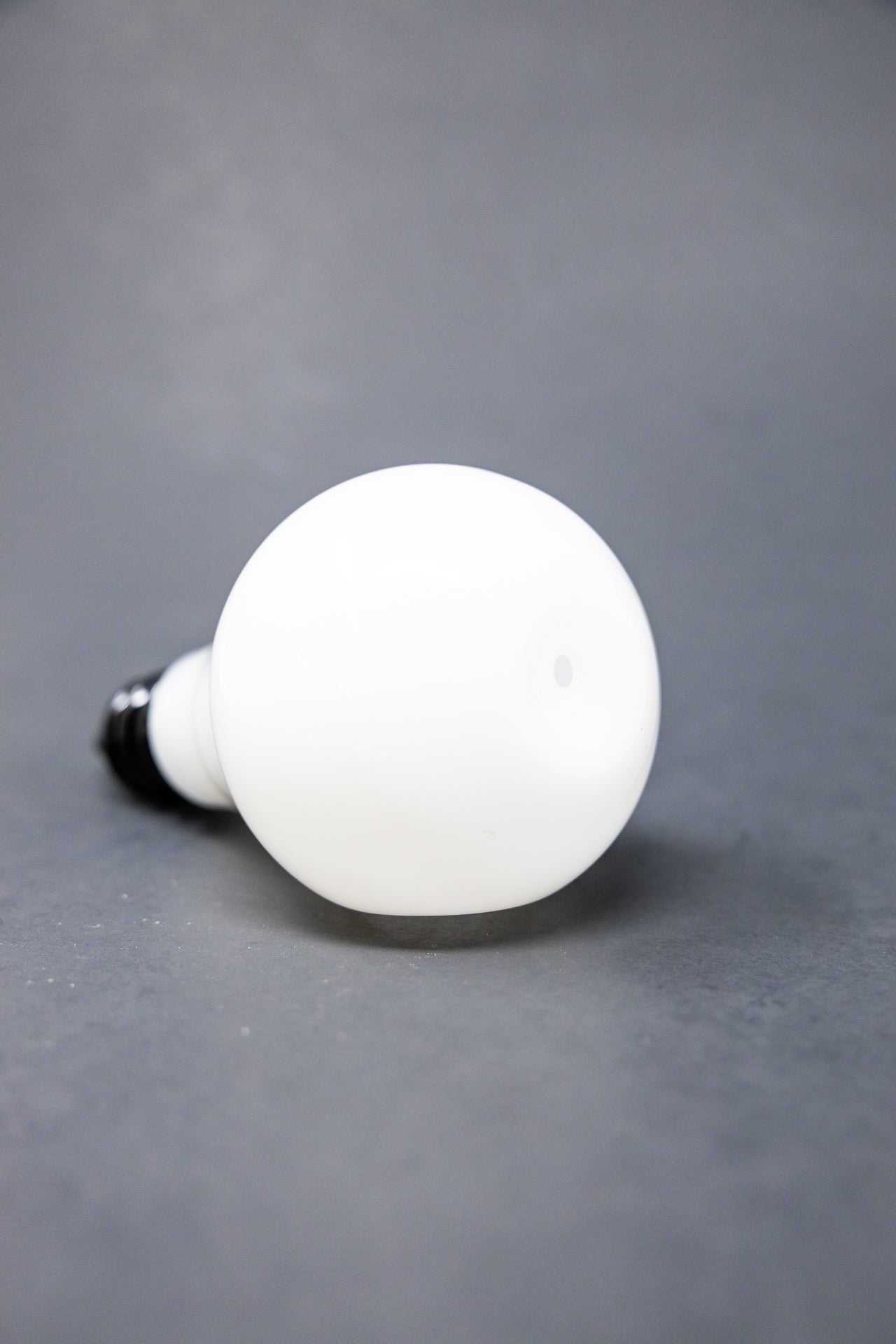 6" White Light Bulb Glass Pipe