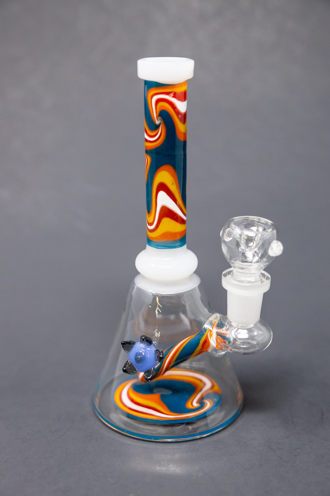 8" White Flower Bong