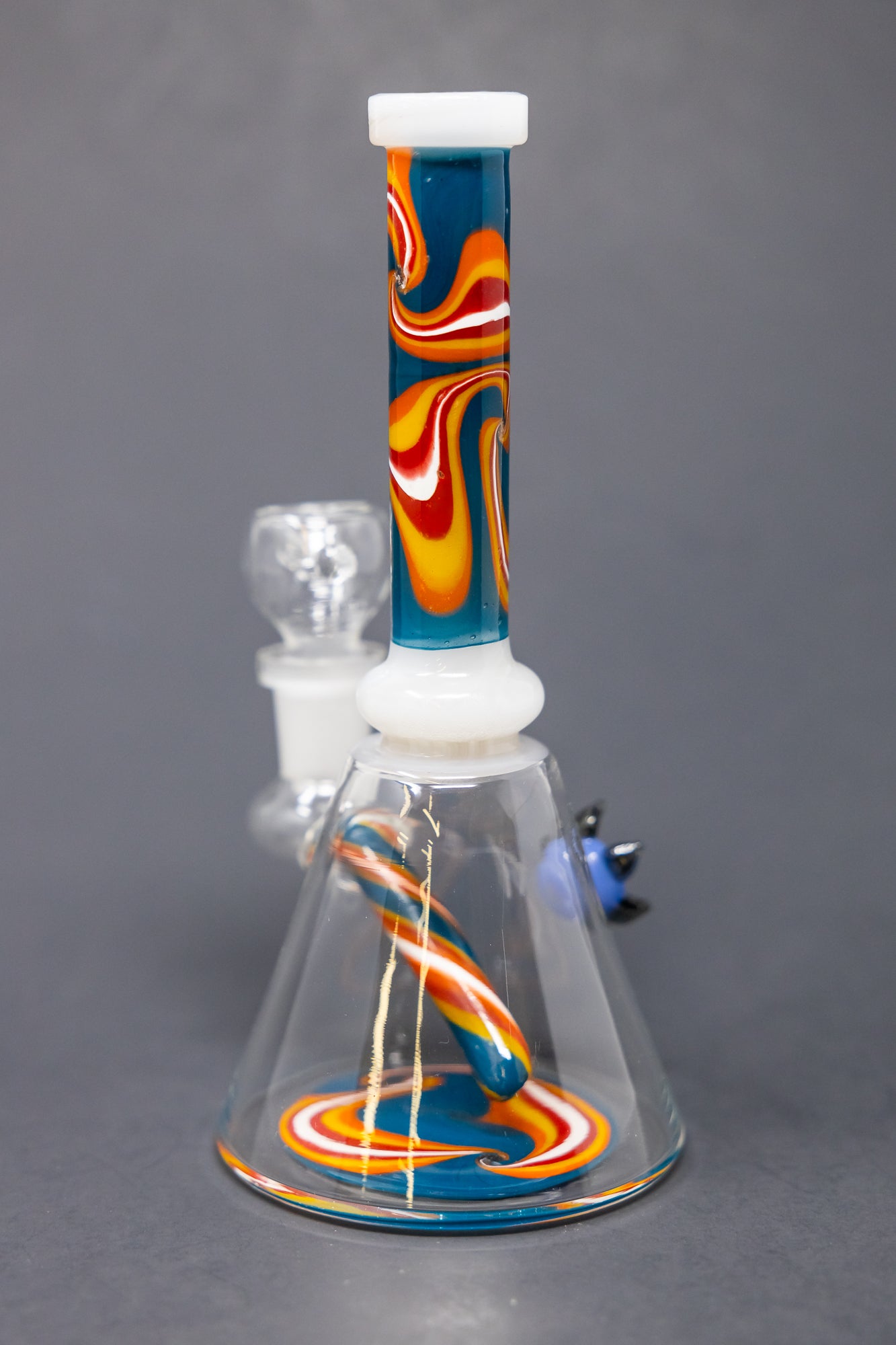 8" White Flower Bong