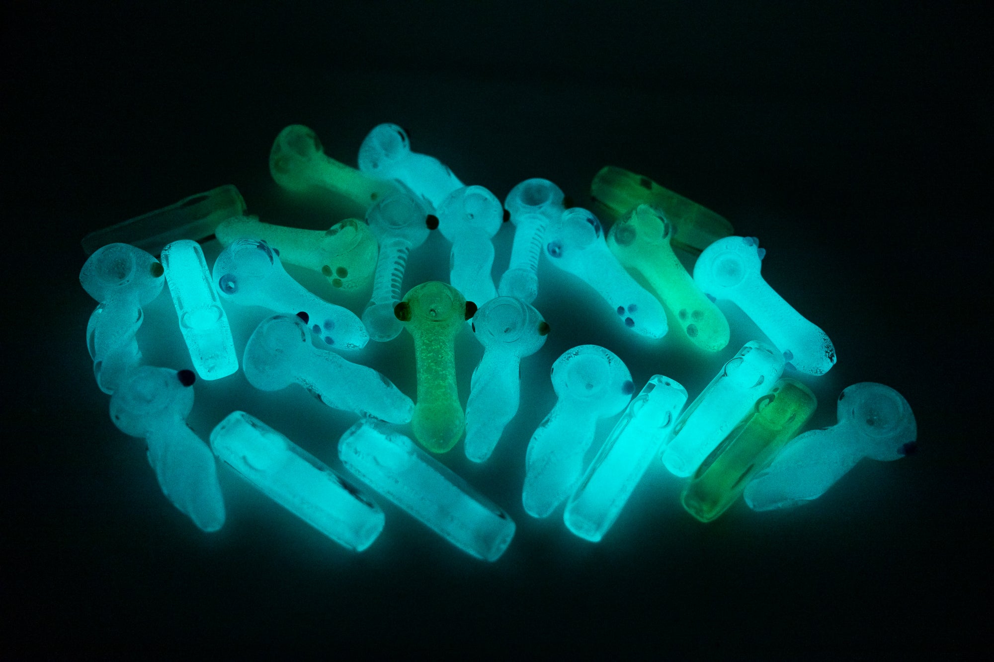 4" Glow in the Dark Hand Pipe  - 25 pc Bundle