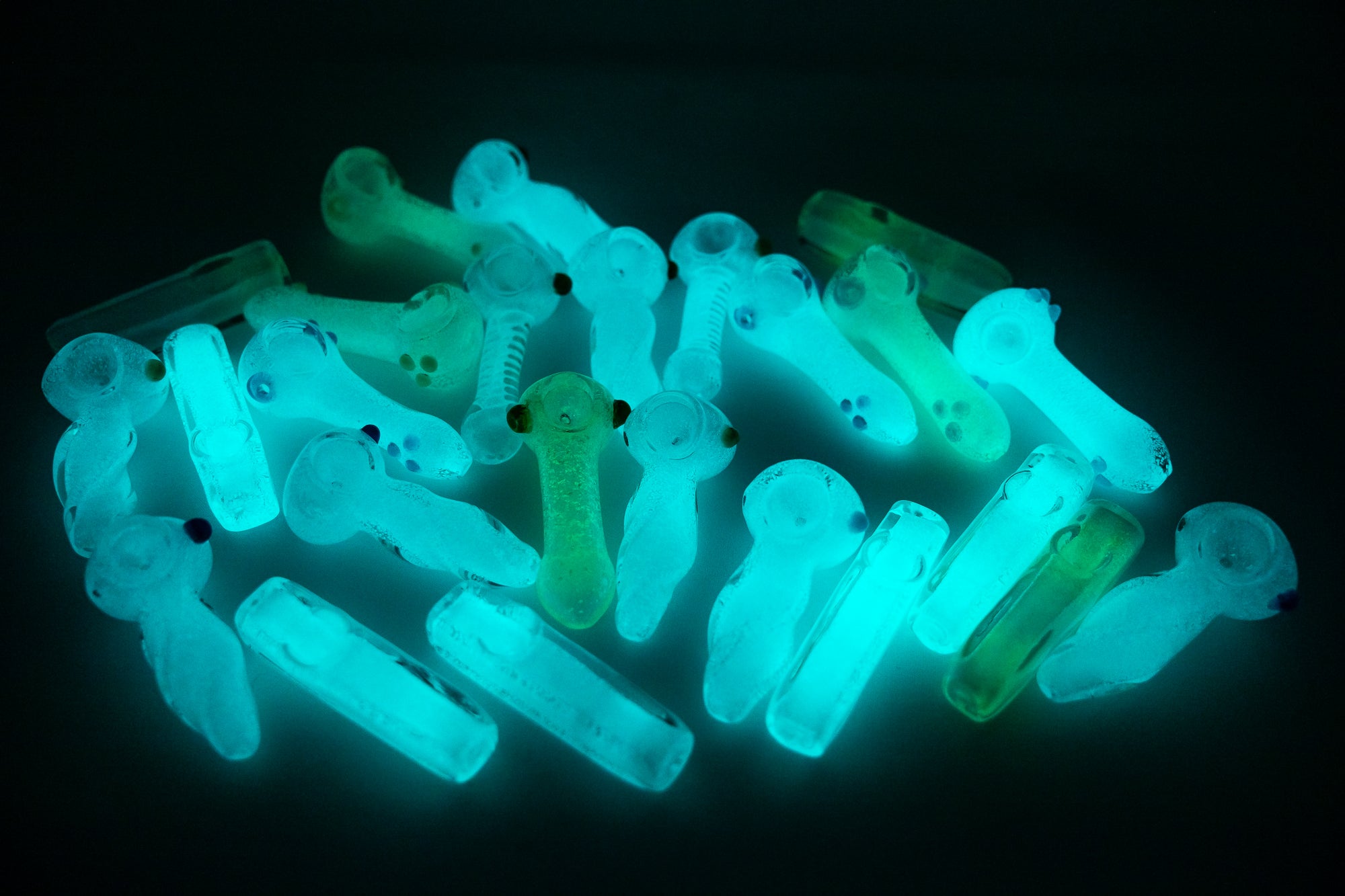 4" Glow in the Dark Hand Pipe  - 25 pc Bundle