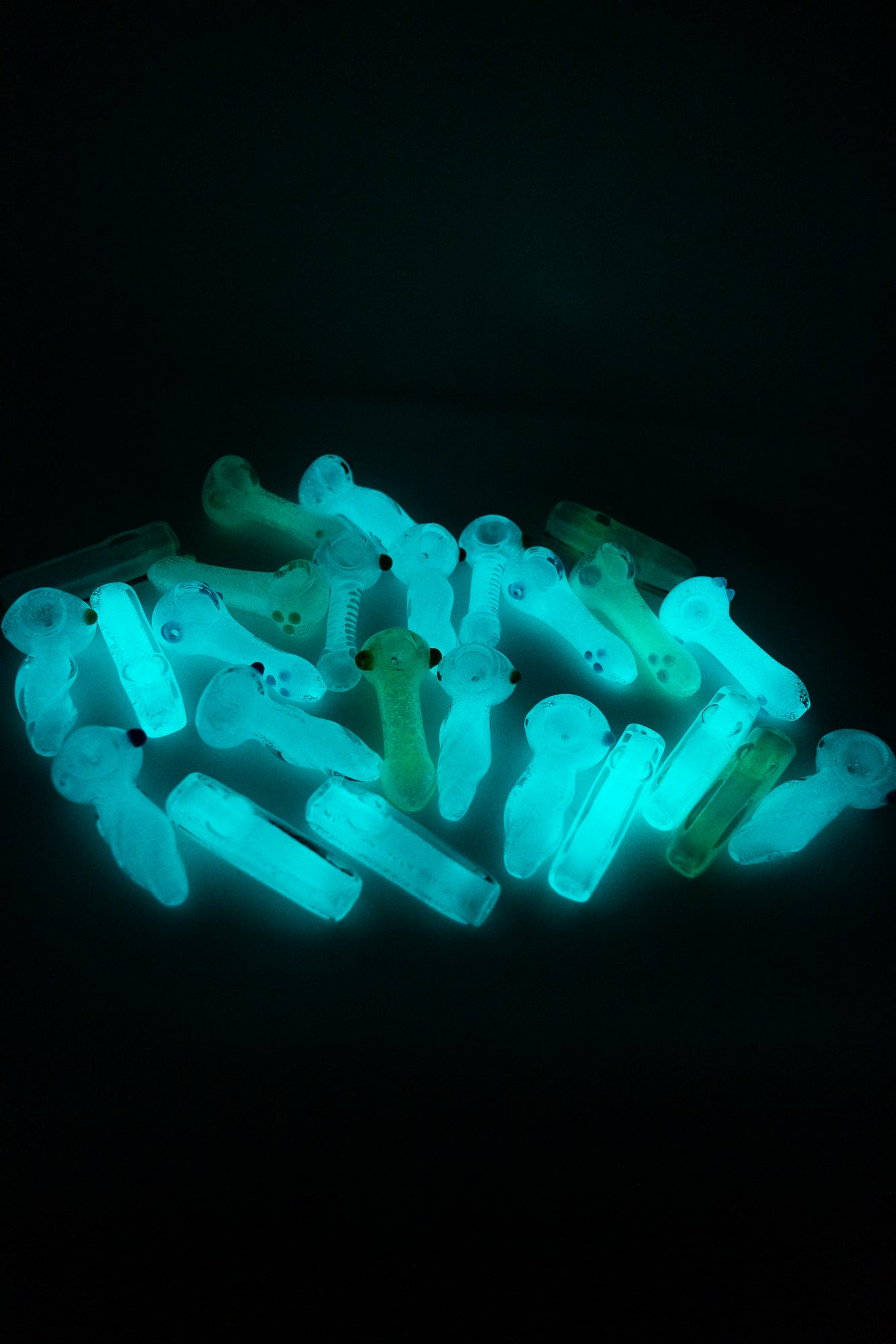 4" Glow in the Dark Hand Pipe  - 25 pc Bundle