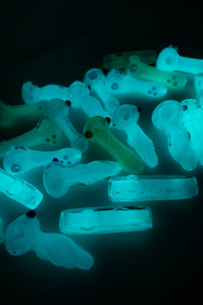 4" Glow in the Dark Hand Pipe  - 25 pc Bundle
