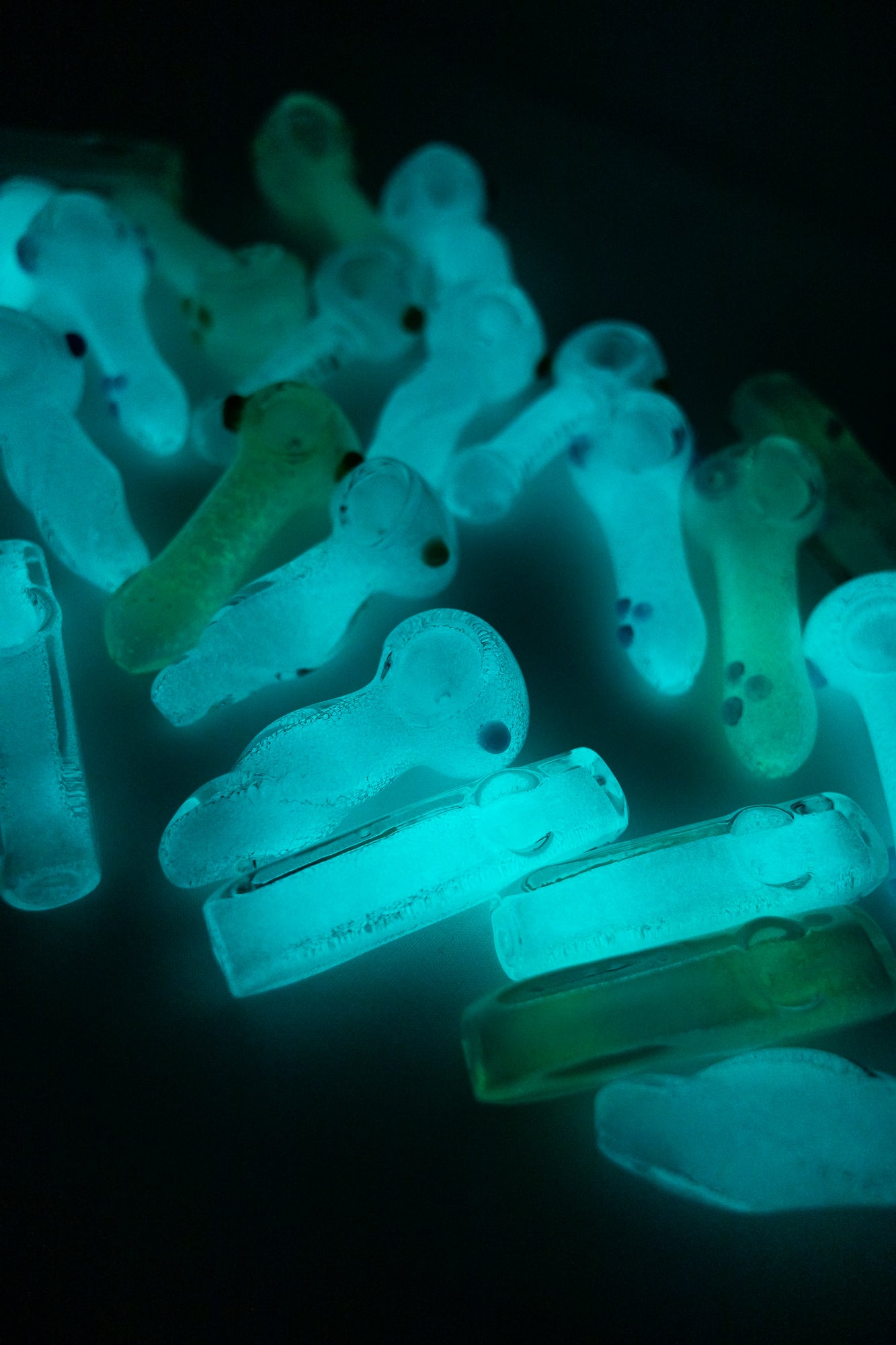 4" Glow in the Dark Hand Pipe  - 25 pc Bundle