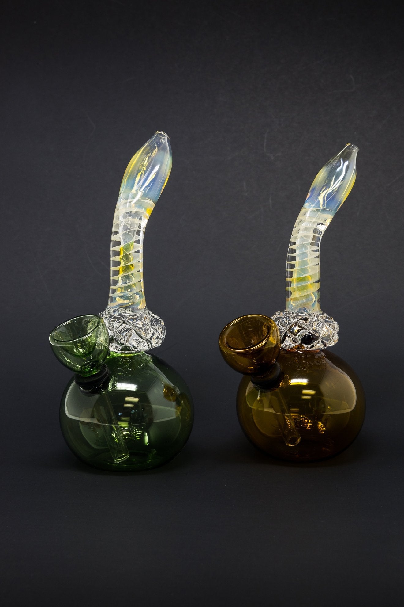 6” Diamond Neck Round Base Mini Bong w/ Carb Hole