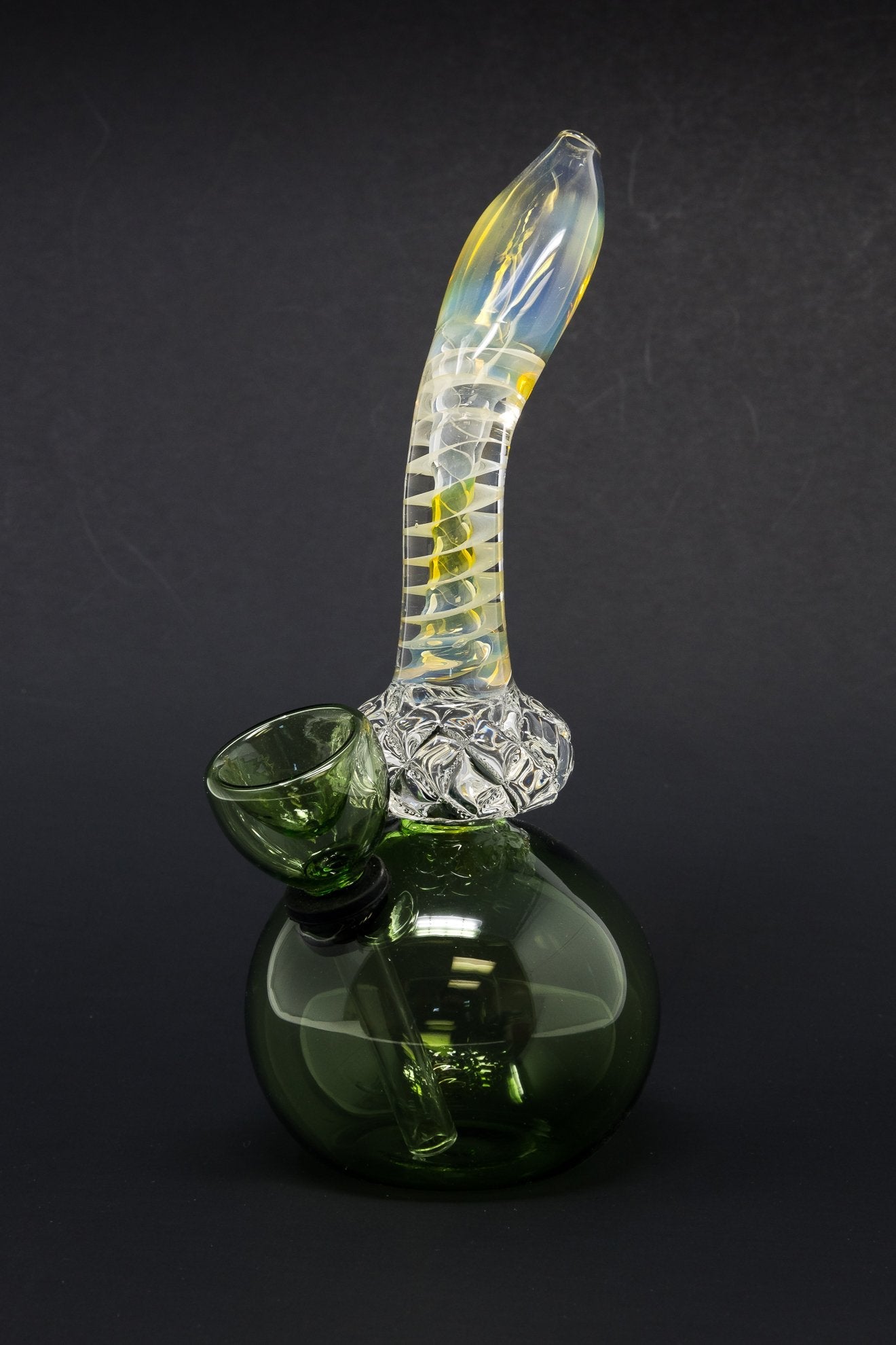 6” Diamond Neck Round Base Mini Bong w/ Carb Hole