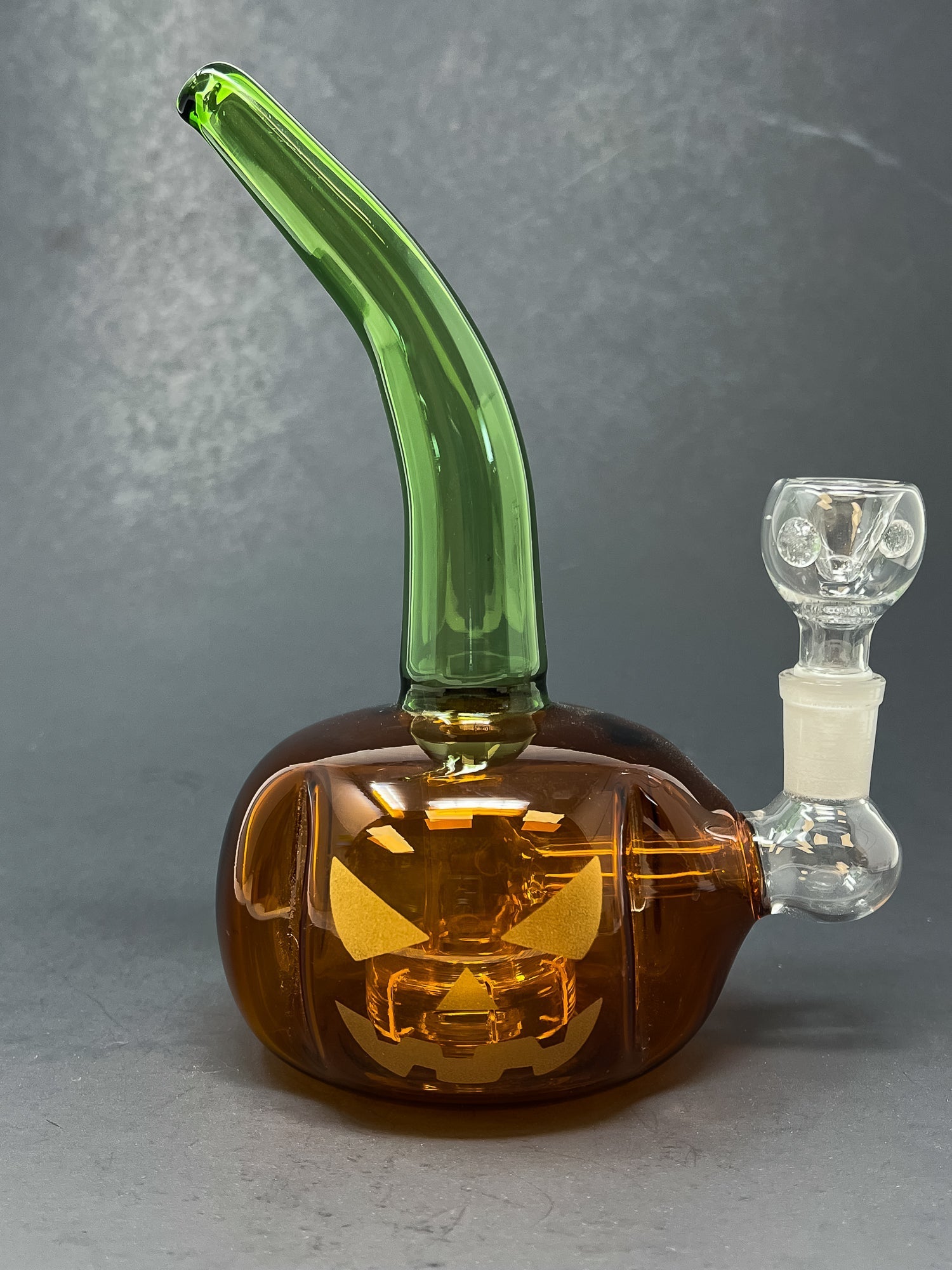 8" Pumpkin Bong