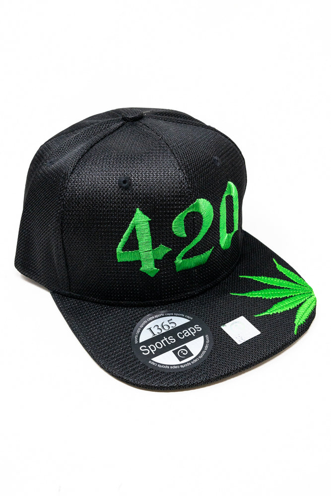 Black Snap Back 420 Leaf Hat