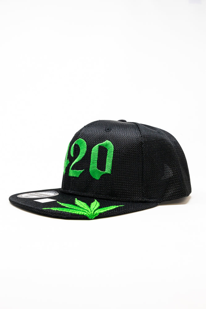 Black Snap Back 420 Leaf Hat