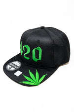 Black Snap Back 420 Leaf Hat