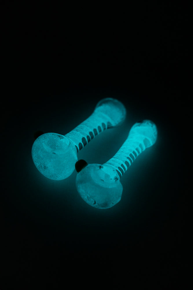 3.5" Spiral Glow in the Dark Spoon Glass Hand Pipe