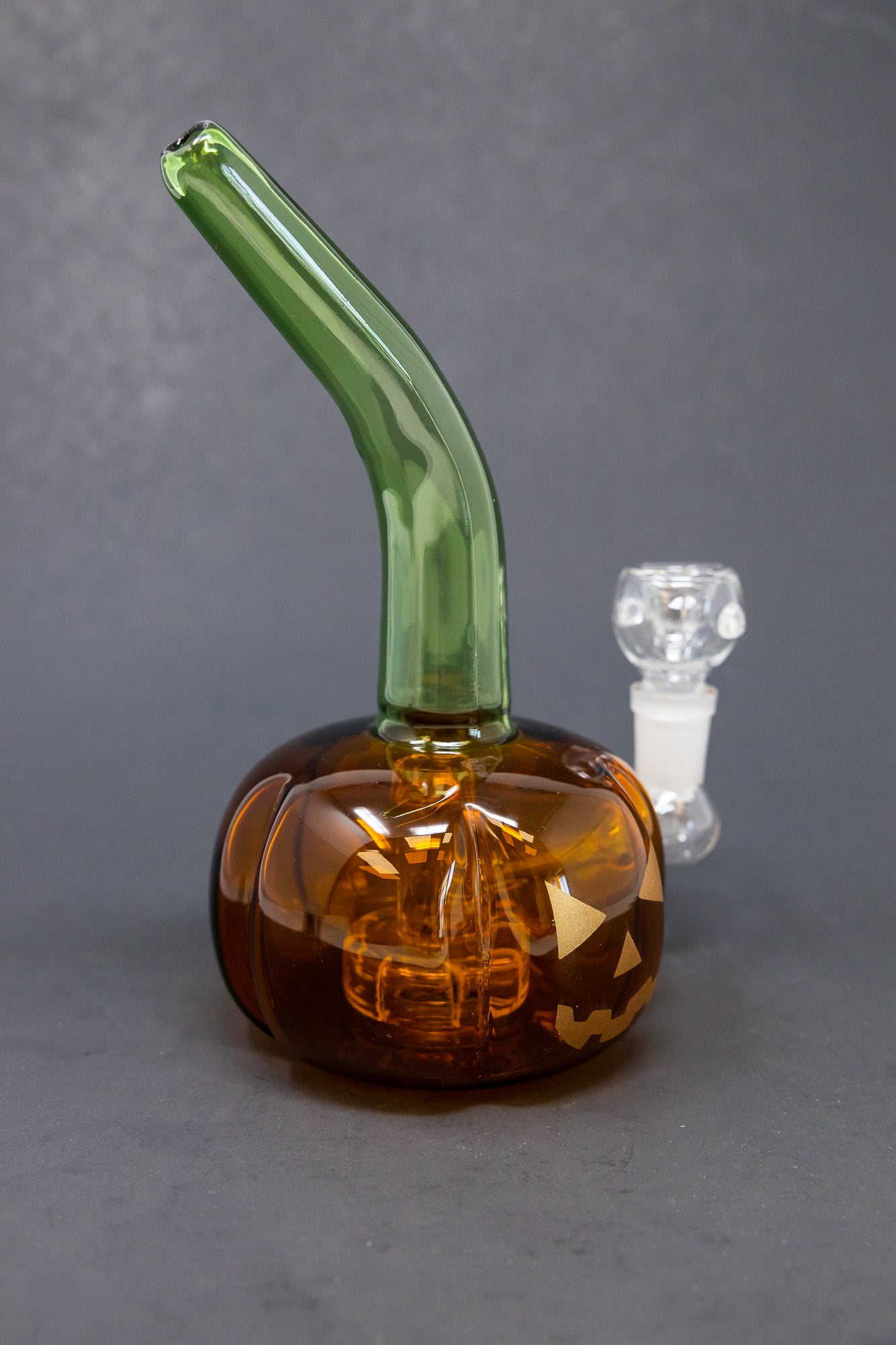8" Pumpkin Bong