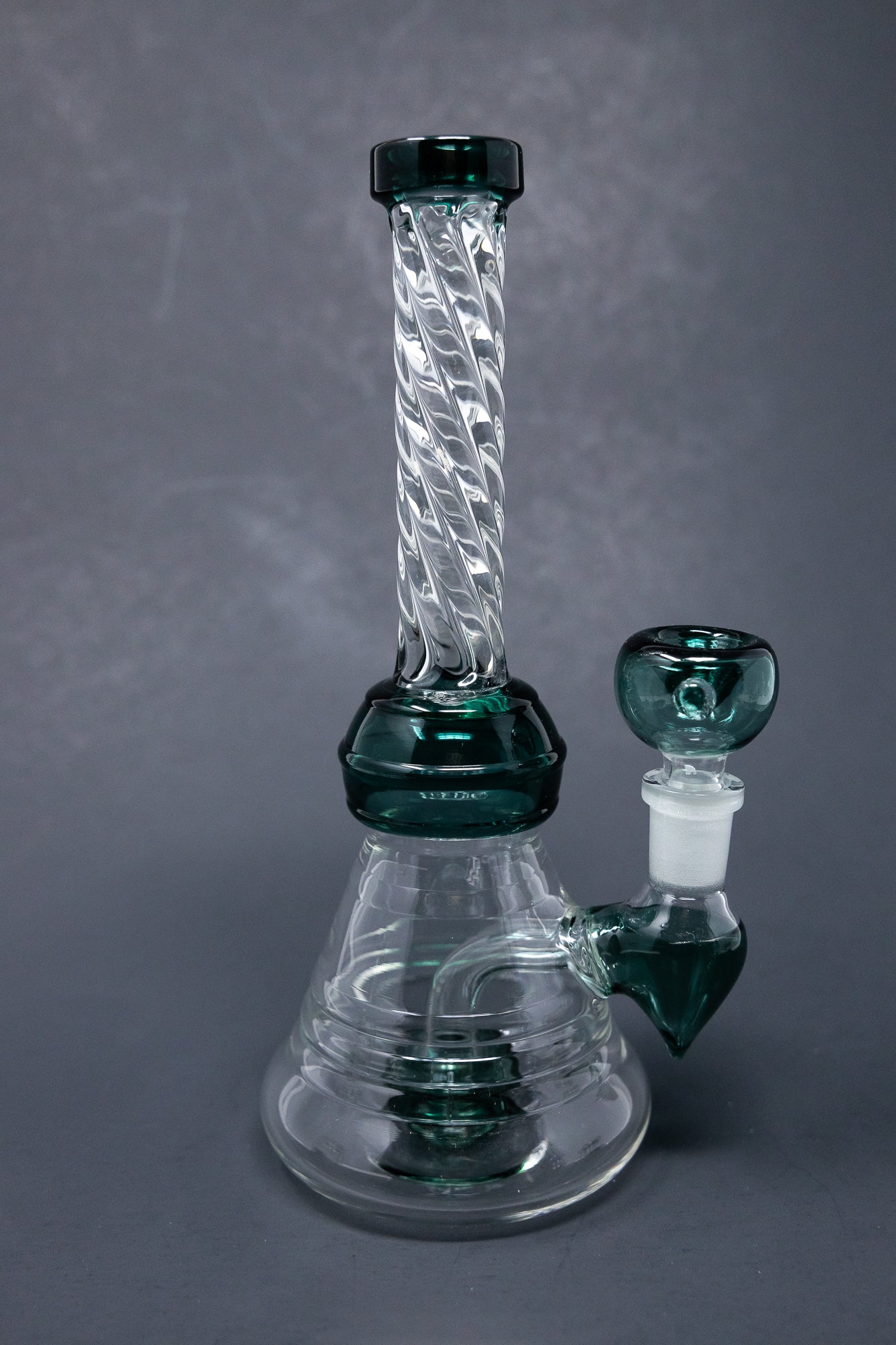 7" Dark Green Twisted Straight Neck Bong